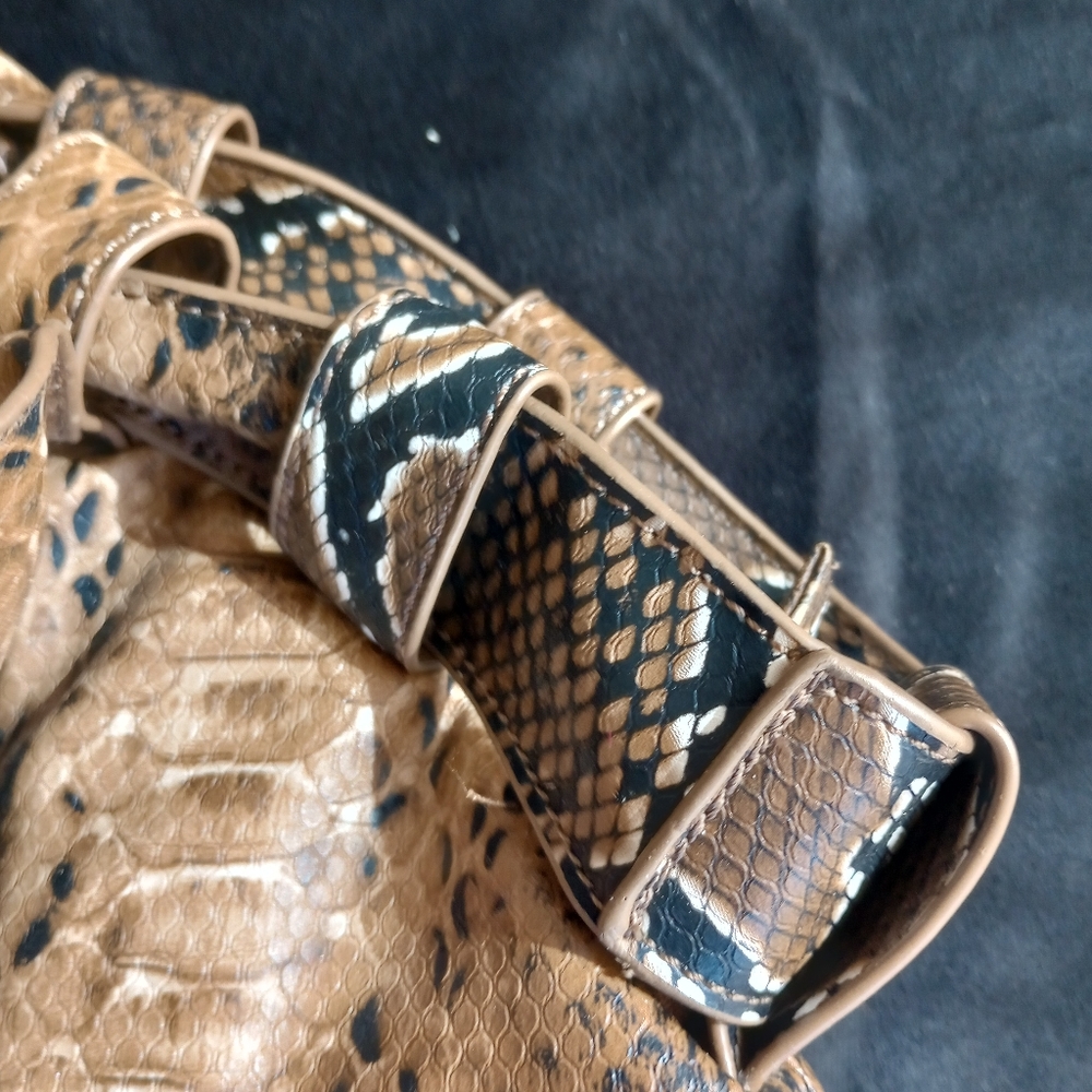 🔖Snakeskin Ruffled Handbag - Picture 10 of 16
